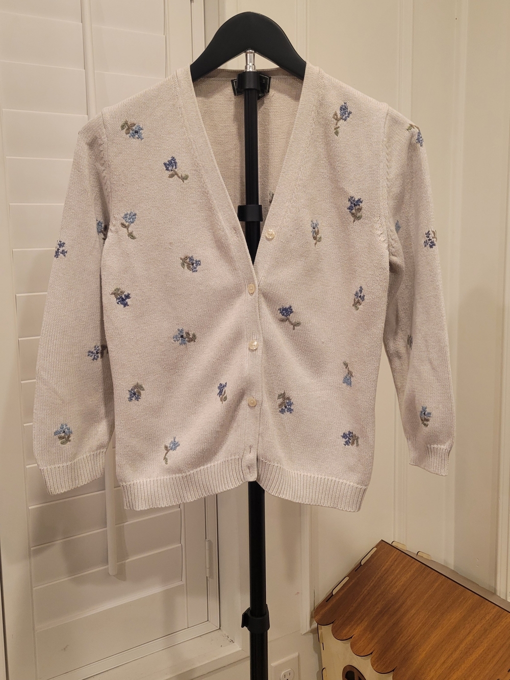 Vintage Eddie Bauer Cream Cardigan with Blue Floral Embroidery